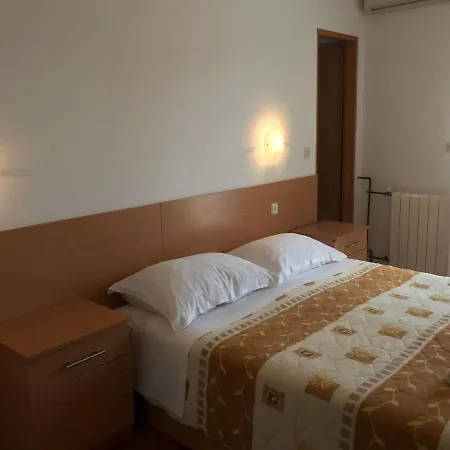 Bed & Breakfast Cosy Sun-splashed Bedroom - Pansion Hajduk *